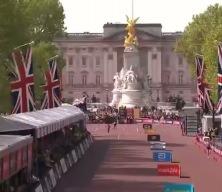 Londra maratonu&rsquo;nda tarihi an: 2 saat bariyeri aşıldı