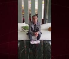 Mersin'de &ouml;rnek davranış: Unutulan parayı sahibine ulaştırmak i&ccedil;in saatlerdir bekliyor