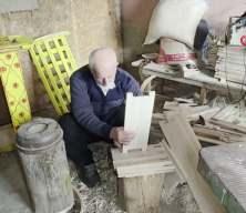 Mesleğine &ouml;mr&uuml;n&uuml; adayan tahta beşik ustası, sanatını yaşatacak &ccedil;ırak bulamadı