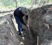 &Ouml;lmeden mezarını kazdı! Sebebi de s&ouml;zleri de şoke etti