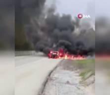 Seyir halindeyken alev aldı: Otomobil k&uuml;le d&ouml;nd&uuml;!