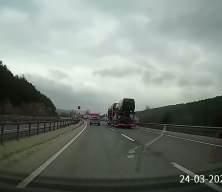 S&uuml;r&uuml;c&uuml;lere ders niteliğinde g&ouml;r&uuml;nt&uuml;! Mahkeme de o s&uuml;r&uuml;c&uuml;y&uuml; haksız buldu