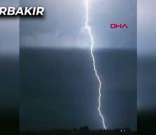 Doğu&rsquo;da sağanak kabusu: Elazığ&rsquo;da yıldırım minareyi yıktı
