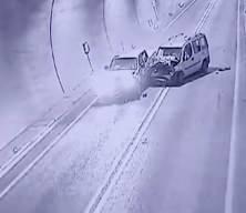 Artvin'de 7 kişinin yaralandığı t&uuml;nel kazası kamerada