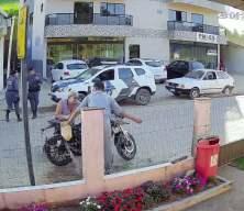 Brezilya'da motosikletini yakmak isteyen &ouml;fkeli oğul annesini alevler i&ccedil;inde bıraktı