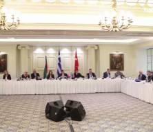 Bakan &Ccedil;ift&ccedil;i: "&Uuml;lkemiz d&uuml;zensiz g&ouml;&ccedil;le m&uuml;cadelede t&uuml;m d&uuml;nyaya rol model olabilecek konuma geldi"