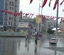 Meteoroloji saat verdi: İstanbul dahil bir&ccedil;ok ilde sağanak alarmı!