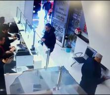 Muhittin B&ouml;cek'in yargılandığı davada para dolu turuncu valiz dosyaya girdi...