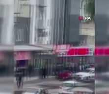 Adana&rsquo;da sokak ortasında kavga: Polis havaya ateş a&ccedil;tı