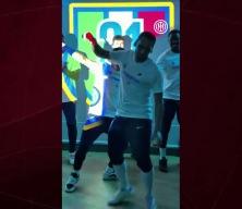 Kaptan Hakan &Ccedil;alhanoğlu'nun moonwalk dansı viral oldu