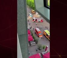 Leipzig'de ara&ccedil; kalabalığın arasına daldı