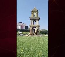 CHP'li Sancaktepe Belediyesi ay yıldız motifli kuleyi yıktı