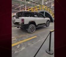 &Ccedil;in sınırları aştı! İşte tekerlere dans ettiren SUV!