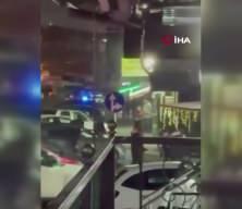 K&uuml;&ccedil;&uuml;k&ccedil;ekmece'de bir otomobil dur ihtarına uymadı: 1 polis yaralandı