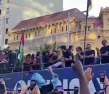 Lamine Yamal şampiyonluk kutlamalarında Filistin bayrağı a&ccedil;tı