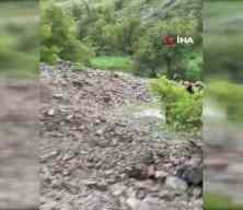 Tunceli'de ayağını burkan vatandaşı jandarma sırtında taşıdı