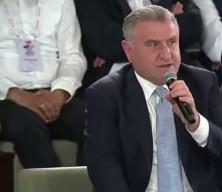 Başkan Erdoğan'dan Bakan Bak'a g&uuml;l&uuml;mseten Milli Takım d&uuml;zeltmesi