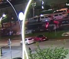 Giresun'da 5 kişinin &ouml;ld&uuml;ğ&uuml;, 6 kişinin yaralandığı kaza anı kamerada