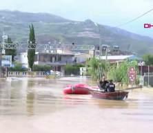 Hatay'da Asi Nehri taştı, sağanakta k&ouml;pr&uuml; ve yollar ile bir ev &ccedil;&ouml;kt&uuml;; 2 &ouml;l&uuml;, 3 yaralı