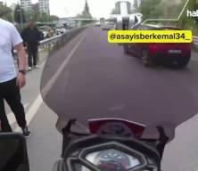 Kadık&ouml;y&rsquo;de motosiklet bariyerlere saplandı!
