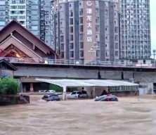 Sel felaketi &Ccedil;in&rsquo;de can aldı: 21 &ouml;l&uuml;