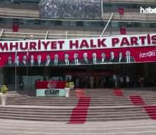 Selvi&rsquo;den &ccedil;arpıcı iddia: &ldquo;&Ouml;zg&uuml;r &Ouml;zel istifa yerine k&ouml;şk hesabı yapıyor&rdquo;