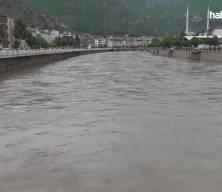Tokat ve Amasya&rsquo;da taşkın alarmı: Okullar tatil edildi, mahalleler tahliye ediliyor