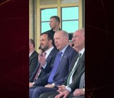 Cumhurbaşkanı Erdoğan ''T&uuml;rkler geliyor" eserine eşlik etti