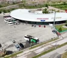 Amasya'da otob&uuml;s terminalinde park halindeki yolcu otob&uuml;s&uuml; yandı