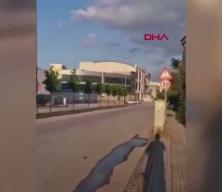 Bursa'da cadde ortasında tehlikeli şov kameraya yansıdı