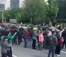 CHP Genel Merkezi &ouml;n&uuml;nde kalabalığa dalan ara&ccedil; kime ait?