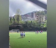 Kabataş Spor forması giyen Osman, attığı harika frikik gol&uuml;yle ma&ccedil;a damgasını vurdu!