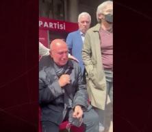 Mahmut Tanal CHP Genel Merkezi &ouml;n&uuml;nde ağladı....