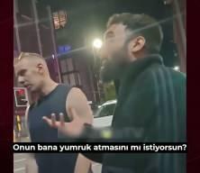 M&uuml;sl&uuml;man gence sokakta hakaretler eden ırk&ccedil;ı saldırgan tek yumrukla nakavt oldu