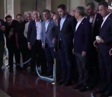 &Ouml;zg&uuml;r &Ouml;zel'in &ccedil;elenk şovu h&uuml;srana d&ouml;nd&uuml;! Anıtkabir'de ilgin&ccedil; anlar