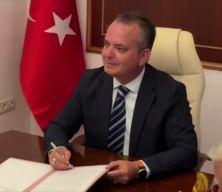 Annesine verdiği s&ouml;z&uuml; tuttu, 500 milyon liralık m&uuml;lk&uuml;n&uuml; eğitime bağışladı