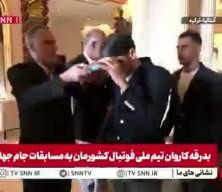 D&uuml;nya Kupası yolculuğu &ouml;ncesi Kur&rsquo;an-ı Kerim&rsquo;i &ouml;pt&uuml;ler