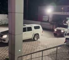 G&uuml;m&uuml;şhane'de karısını darbederek &ouml;ld&uuml;ren zanlı saklandığı depoda yakalandı