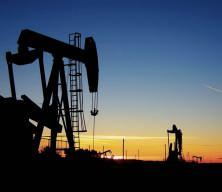 H&uuml;rm&uuml;z krizi k&uuml;resel petrol stoklarını eritiyor: fiyatlarda sert y&uuml;kseliş uyarısı