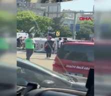 Kağıthane'de motosikletle &ccedil;arpışan ambulans devrildi: 3'&uuml; sağlık &ccedil;alışanı 4 yaralı