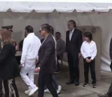Kritik se&ccedil;im 2. tura kaldı! Trump desteklediği adayı ilan etti!