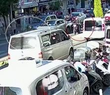 Kural tanımaz motosikletli 5 yaşındaki &ccedil;ocuğu hayattan kopardı
