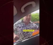 Sİnirlerine hakim olamayan taksici başka bir araca saldırdı