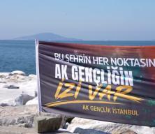 AK Parti İstanbul Gen&ccedil;lik Kolları'ndan Maltepe Sahili&rsquo;nde su altı temizliği