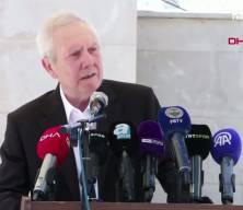 Aziz Yıldırım K&ouml;ksal &Ouml;zbek'in cenazesinde g&ouml;zyaşlarını tutamadı