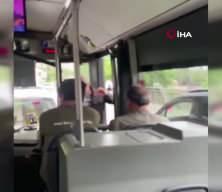 Esenyurt'ta İETT şof&ouml;r&uuml; ile s&uuml;r&uuml;c&uuml; arasında yol verme kavgası yaşandı...