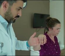 Fıtık sandı, ger&ccedil;ek bambaşka &ccedil;ıktı! Gen&ccedil; kadını fel&ccedil; olmaktan doktorun dikkati kurtardı