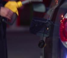 H&uuml;rm&uuml;z'deki gelişme petrol&uuml; vurdu: Fiyatlar aniden y&uuml;kseldi
