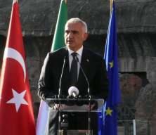 Roma'nın tarihi simgelerinden Kolezyum'da  Antik Akdeniz Mitleri, Efsaneleri, Hikayeleri" sergisi a&ccedil;ıldı