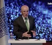 Şimşek'ten enflasyon ve rezerv mesajı: "Gecikse de hedefe ulaşacağız"